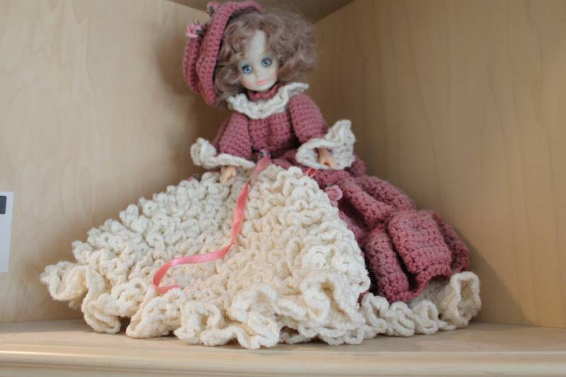 lot 26 image: Collectible Doll wDress & Bonnet 16 Height.