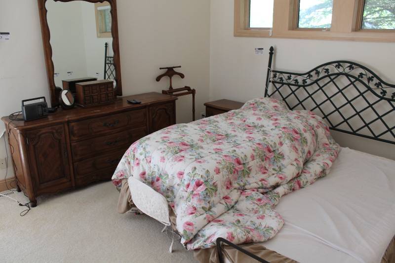 lot 20 image: Bedroom Set Including Wooden Cabinet wDrawers King Size Bed Frame wHeadboard Wooden Side Dresser wDrawers 74 x 20 x 32 17 x 11 x 44 24 x 17 x 25.