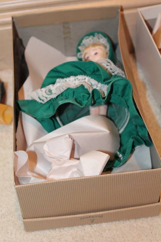 lot 40 image: Bradley Dolls Rockport Doll wGreen Dress & Matching Bonnet.