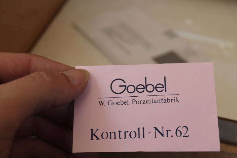 lot 53 image: Box Lot of Collectors Plates Including Goebel Kontroll-Nr. 62 And More.
