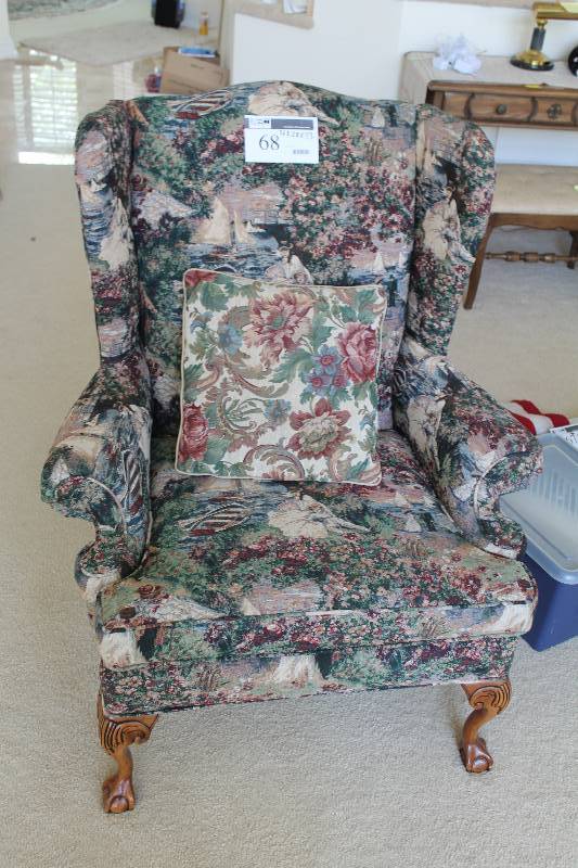 lot 68 image: Sofa Chair wArm Rests & Floral Upholstery 36 x 28 x 43.