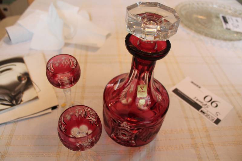 lot 93 image: Nachtmann Bleikristall Decanter w Lid & Long Stem Glasses (2) Ruby Red Color.
