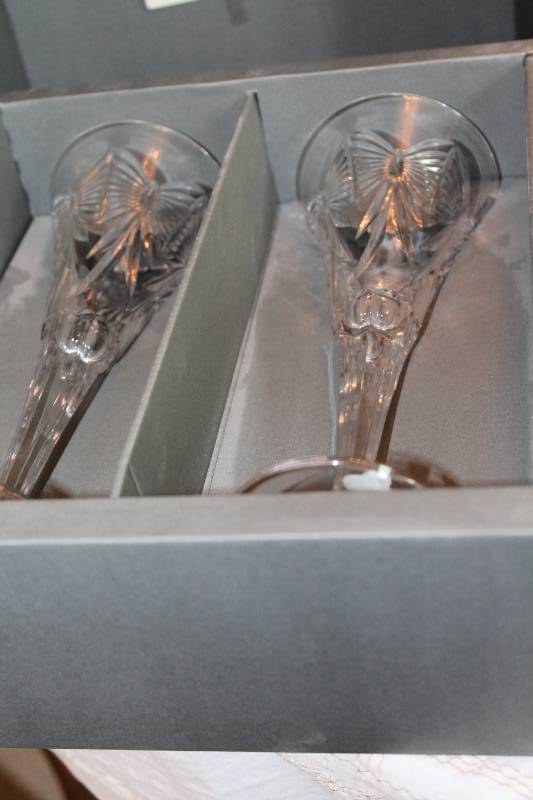 lot 112 image: The Millenium Collection Crystal Glass Ware Long Stem Cups