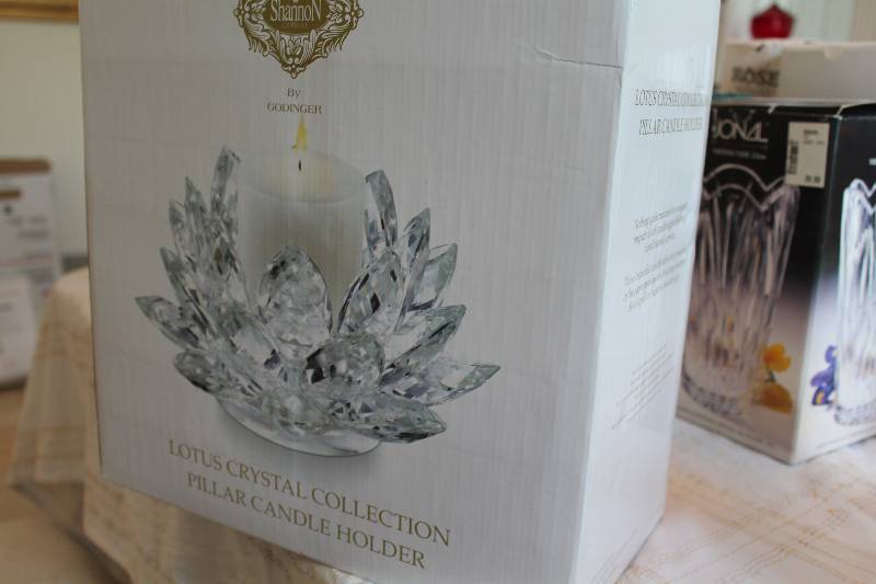 lot 106 image: Set of Two Crystal Lotus Candle Holders Shannon By Godinger.