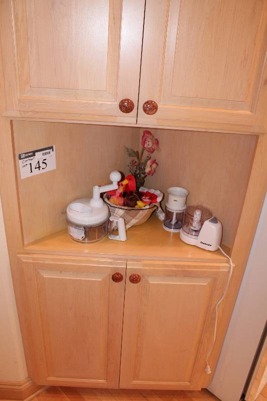 lot 145 image: Corner Lot Including Ornamental Candle Burners Coffee Mug Chef Mate Mini-Food Processor And More.