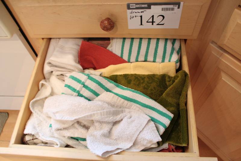 lot 143 image: Drawer Lot of Kitchen Cleaning Rags & Hand Towels.