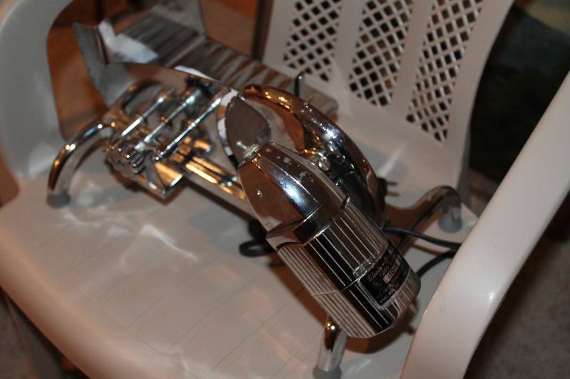 lot 7 image: Vintage Electr-O-Matic Food Slicer Model 1101E-2 18 x 12 x 11.