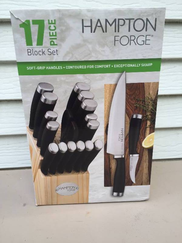 lot 3 image: Hampton Forge 17 Piece Knife Set