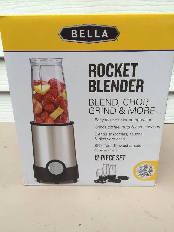 lot 17 image: Bella Rocket Blender