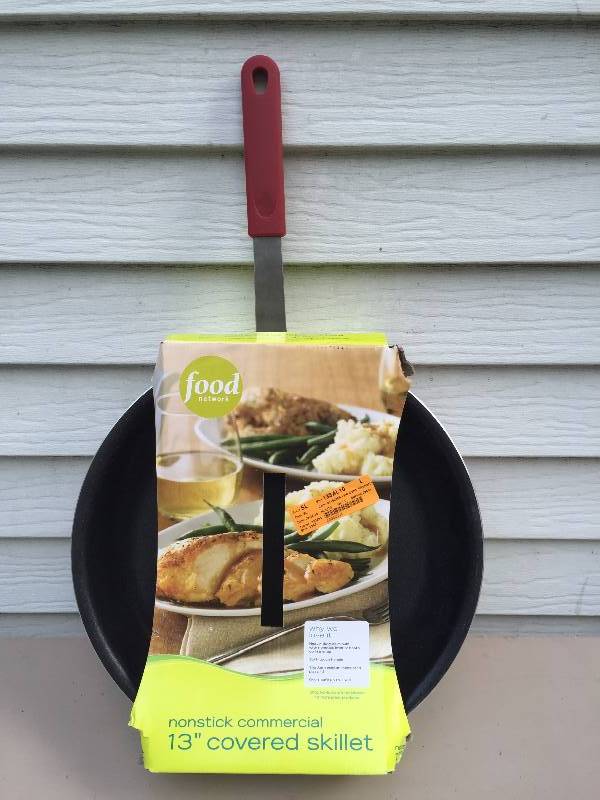 lot 20 image: Food Network 13 Skillet