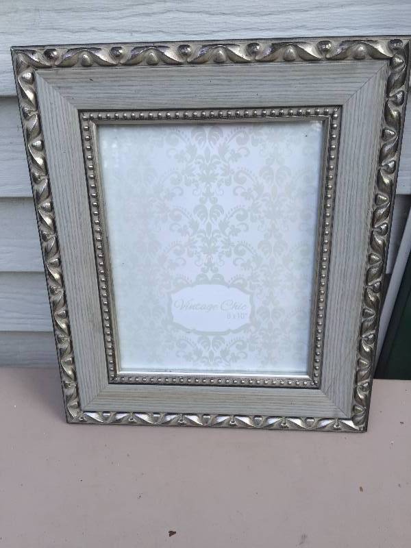 lot 31 image: 8x10 Picture Frame