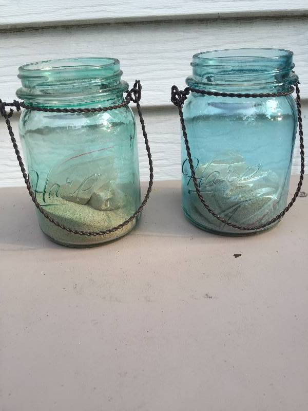 lot 35 image: Mason Jar Dcor