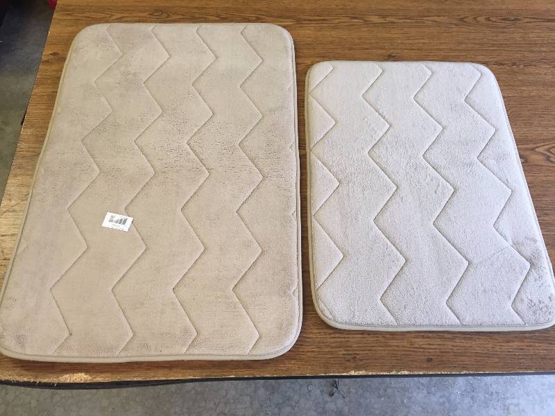 lot 38 image: New Memory Foam Bath Mats