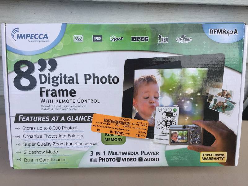 lot 44 image: 8 digital photo frame
