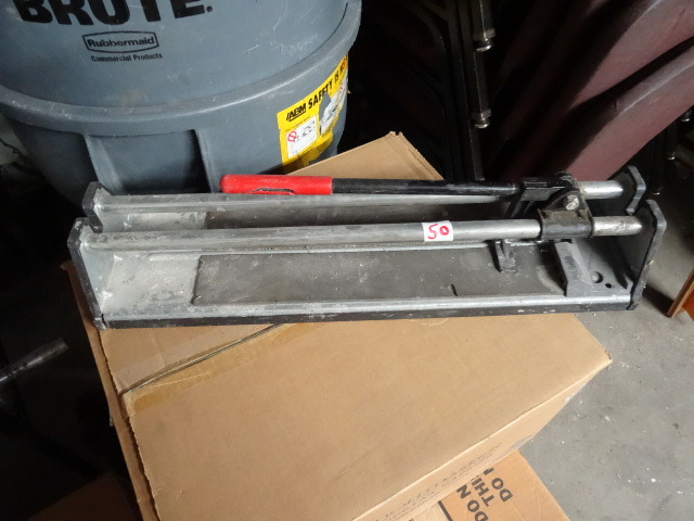 Tile cutter