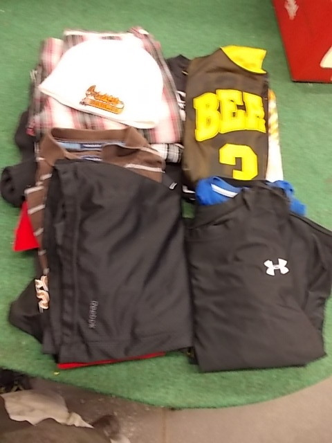 Young Mens Sz. M