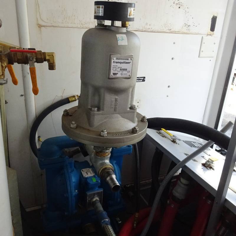 Sand piper model S15B1AVWANS000 air powered pump. Includes Tranquilizer TA2, V2A. Warren Rupp