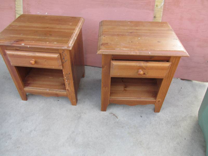 Pair of bedside stands, 16 x 20 to...