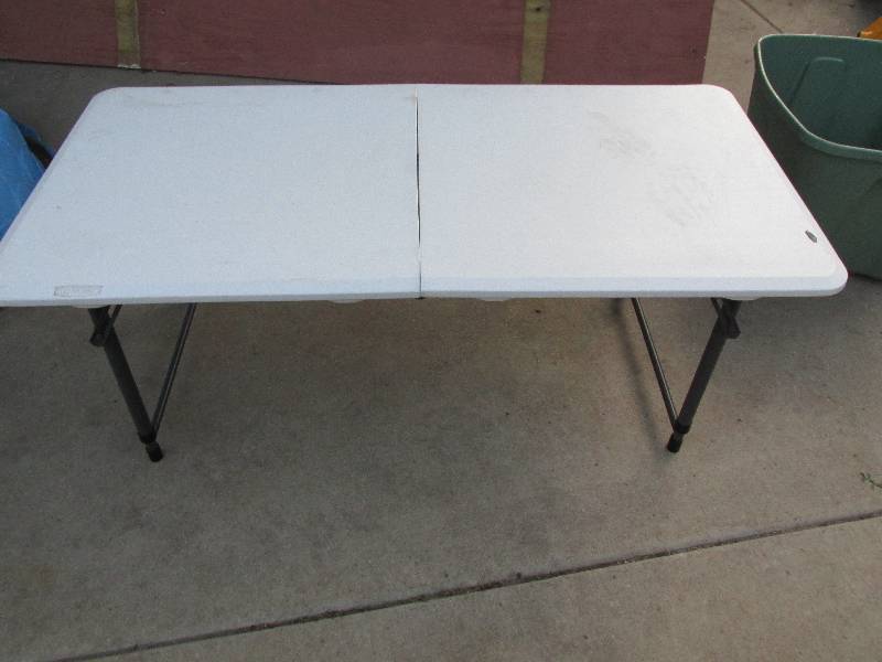 Plastic folding table, Lifetime bra...