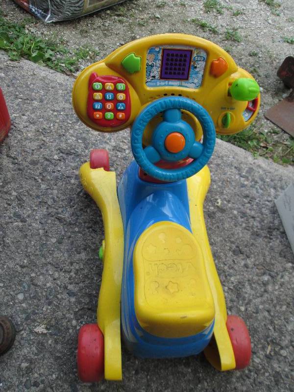 Singing V-Tech toy...