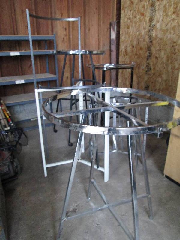 5 clothing rounder displays, fold a...