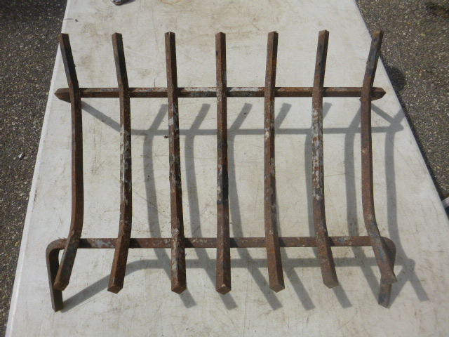 lot 7 image: Fireplace Rack