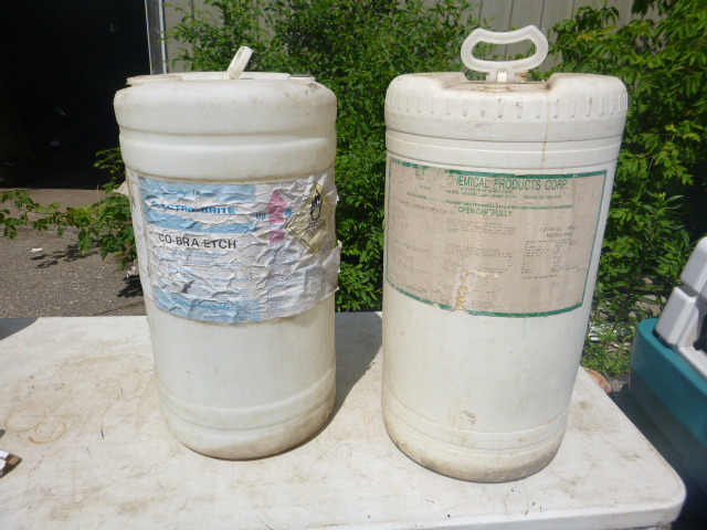 lot 18 image: 2 Plastic Barrels