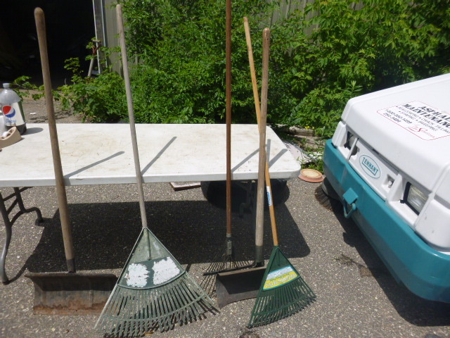 lot 30 image: Lawn Rakes and Shovels