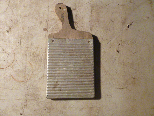 lot 115 image: Hand-E-Washboard