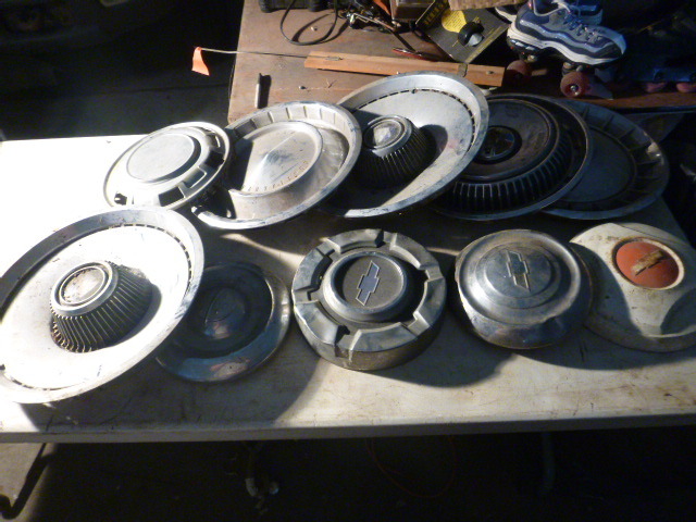 lot 122 image: Hub Caps
