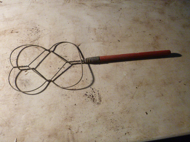 lot 123 image: Vintage Rug Beater