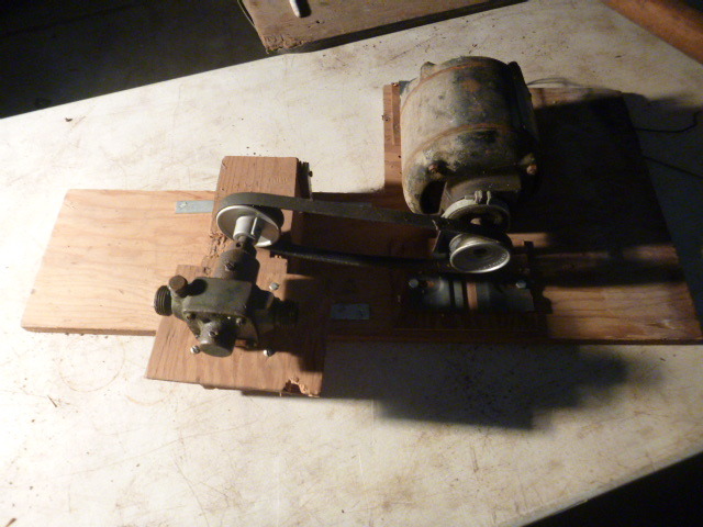 lot 124 image: Electric Pump