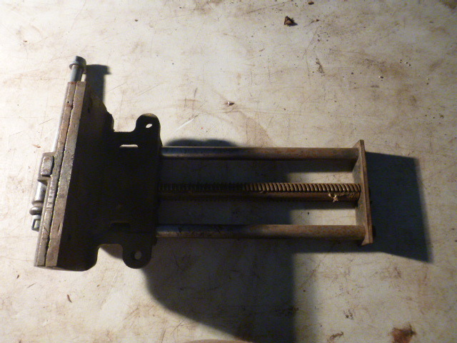 lot 137 image: Columbian Vise Clamp