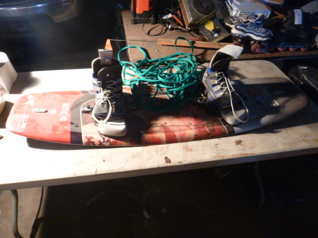 lot 139 image: Hyperlite Motive 140 Wake Board