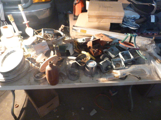 lot 146 image: Large Lot of Miscellaneous Items