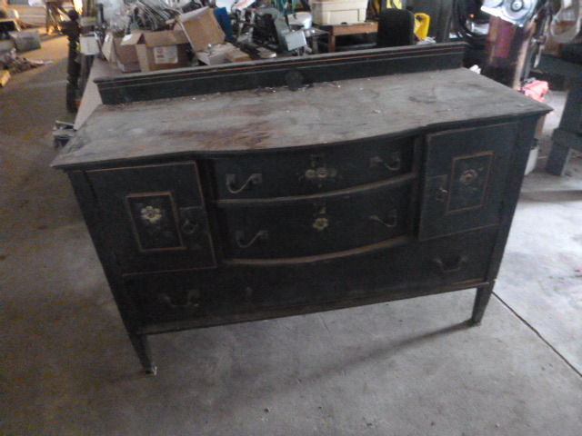 lot 149 image: Vintage Buffet Cabinet