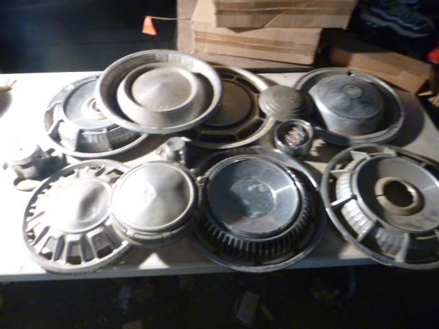 lot 184 image: Miscellaneous Hub Caps