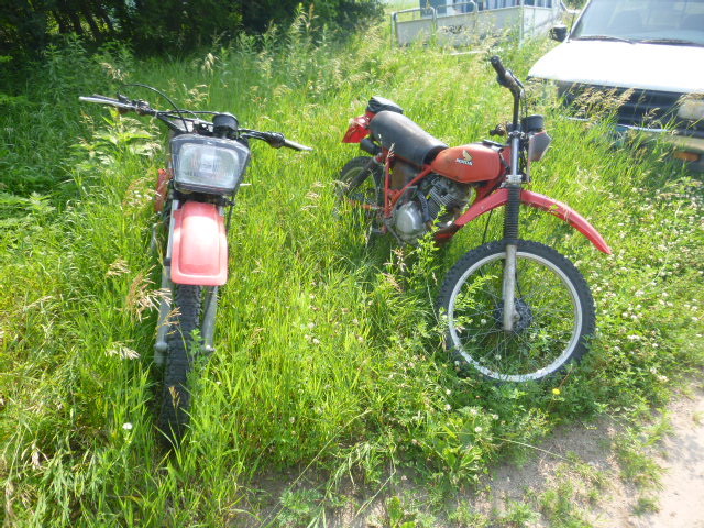 lot 5 image: 2 Honda Motorcycles (Off road motorcycles for PARTS ONLY)