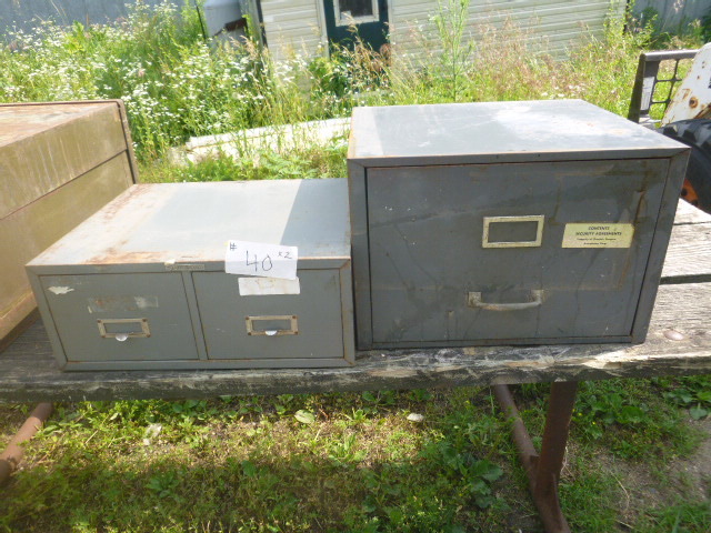 lot 40 image: 2 Metal Storage Cabinets