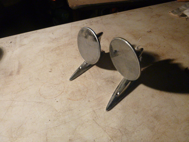 lot 47 image: 2 Classic Car Mirrors