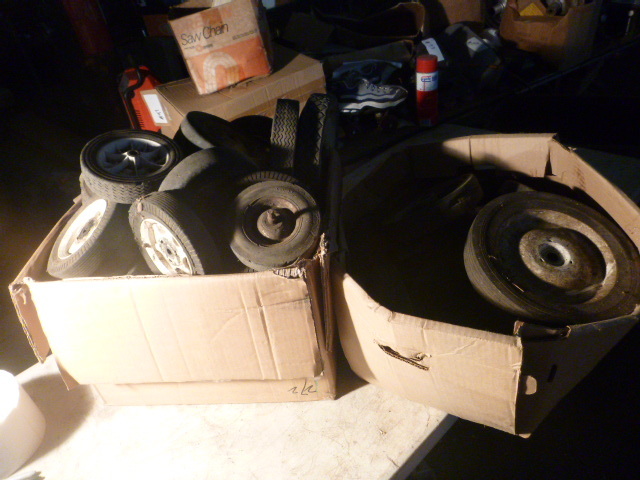 lot 69 image: Miscellaneous Wheels