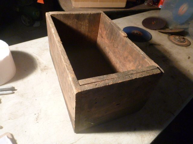 lot 71 image: Vintage Wood Crate