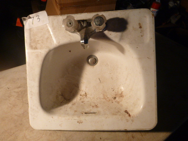 lot 73 image: Cast Iron Sink