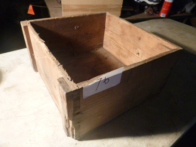 lot 76 image: Vintage Wood Crate