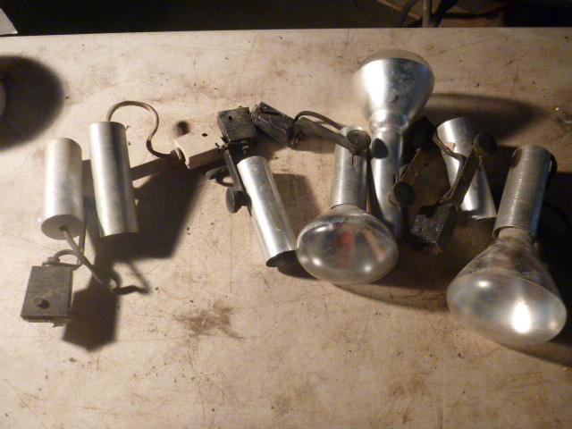 lot 79 image: Miscellaneous Light Fixtures