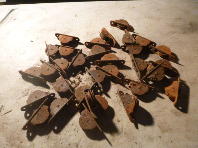 lot 85 image: Miscellaneous Pulleys