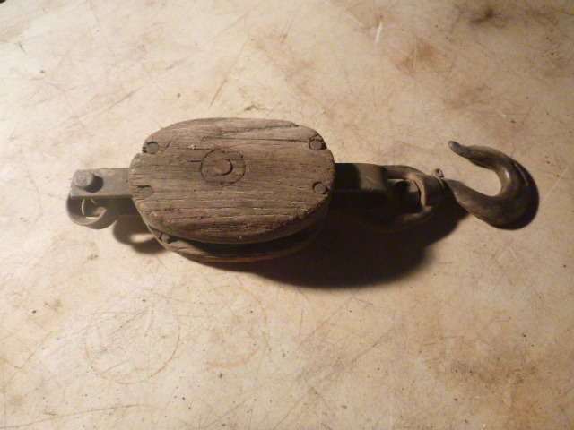 lot 98 image: Vintage Pulley