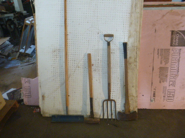 lot 102 image: Miscellaneous Items