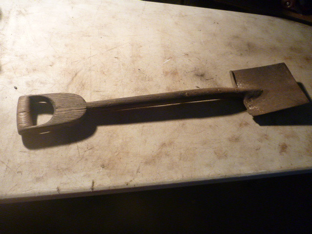 lot 105 image: Vintage shovel.