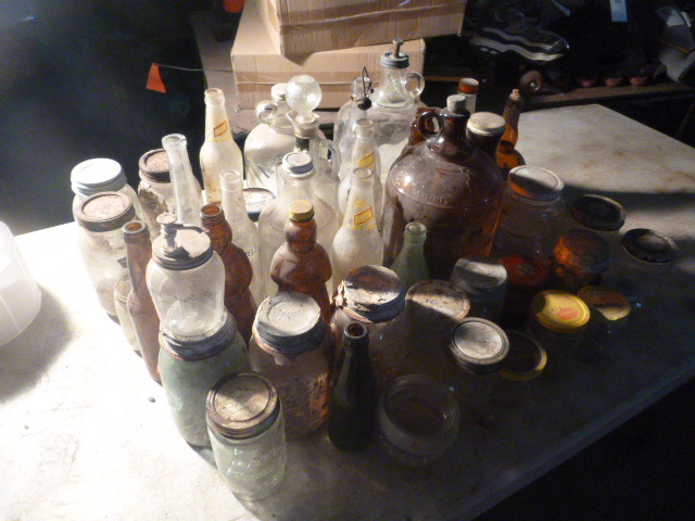 lot 106 image: Vintage Bottle Collection